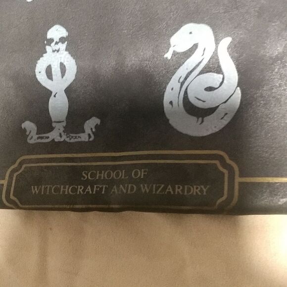 HP 10/21 💜-Harry Potter Hogwarts Tote - Picture 6 of 6